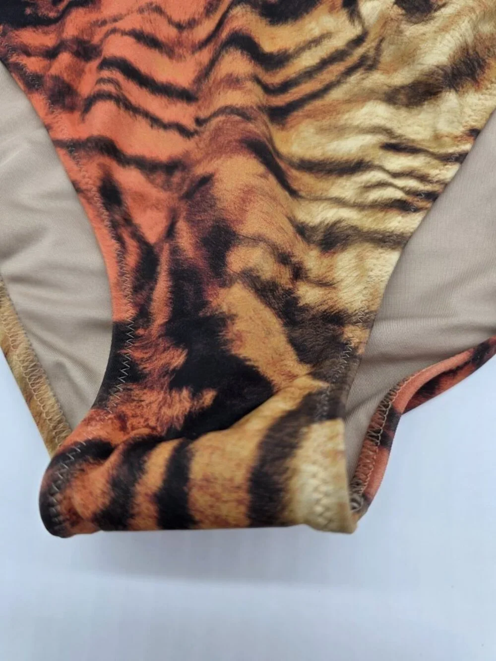 Shade & Shore Womens String Bikini Bottom Size Large Tiger Stripes Swimsuit Swim